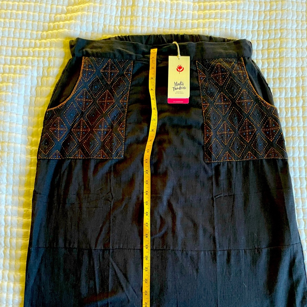 Mata Traders Midi skirt NWT